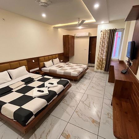 Hotel Prakasham Ujjain Ngoại thất bức ảnh